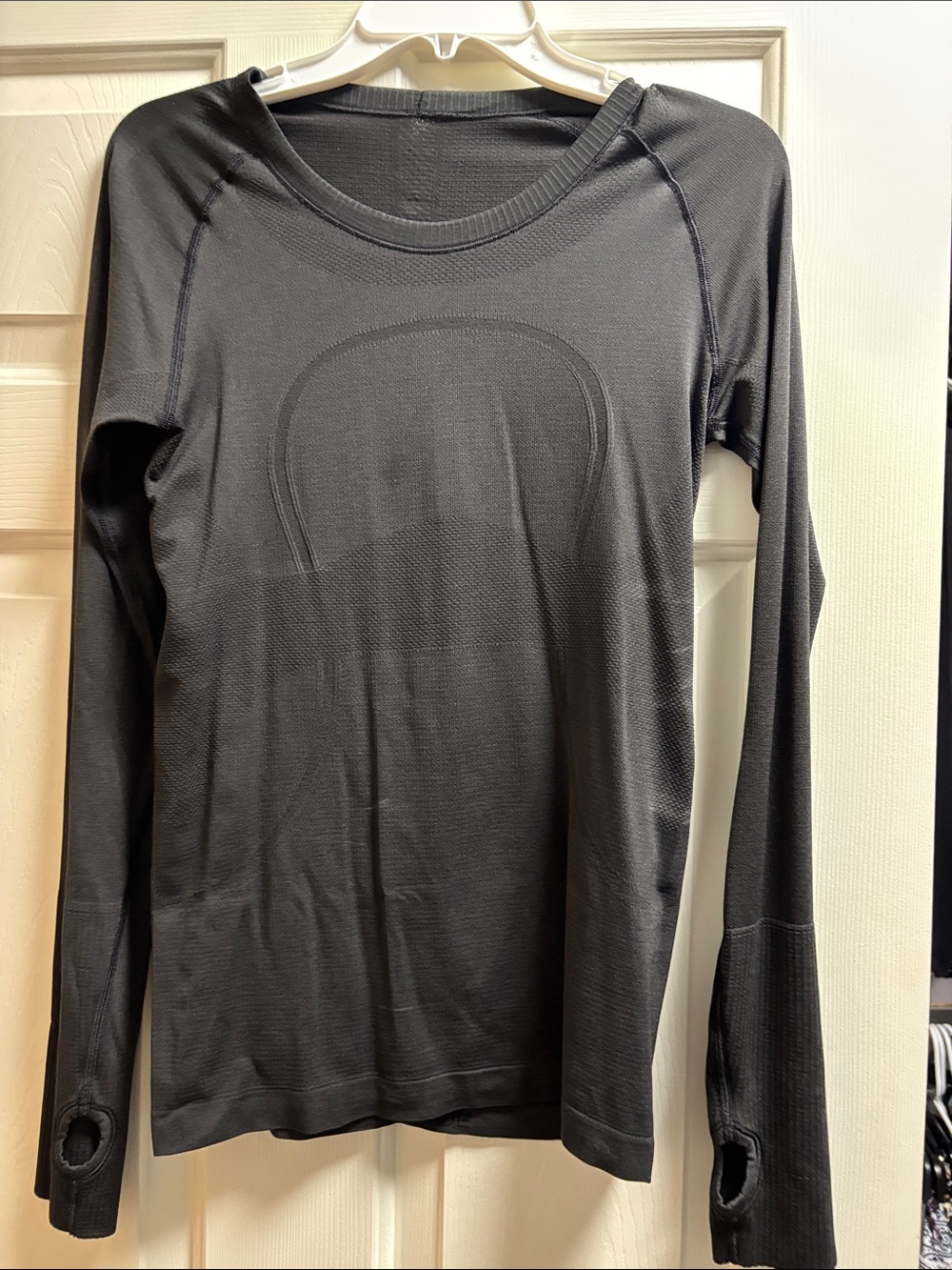 Women’s Lulu Lemon Long-Sleeve Seamless Active Top - Black